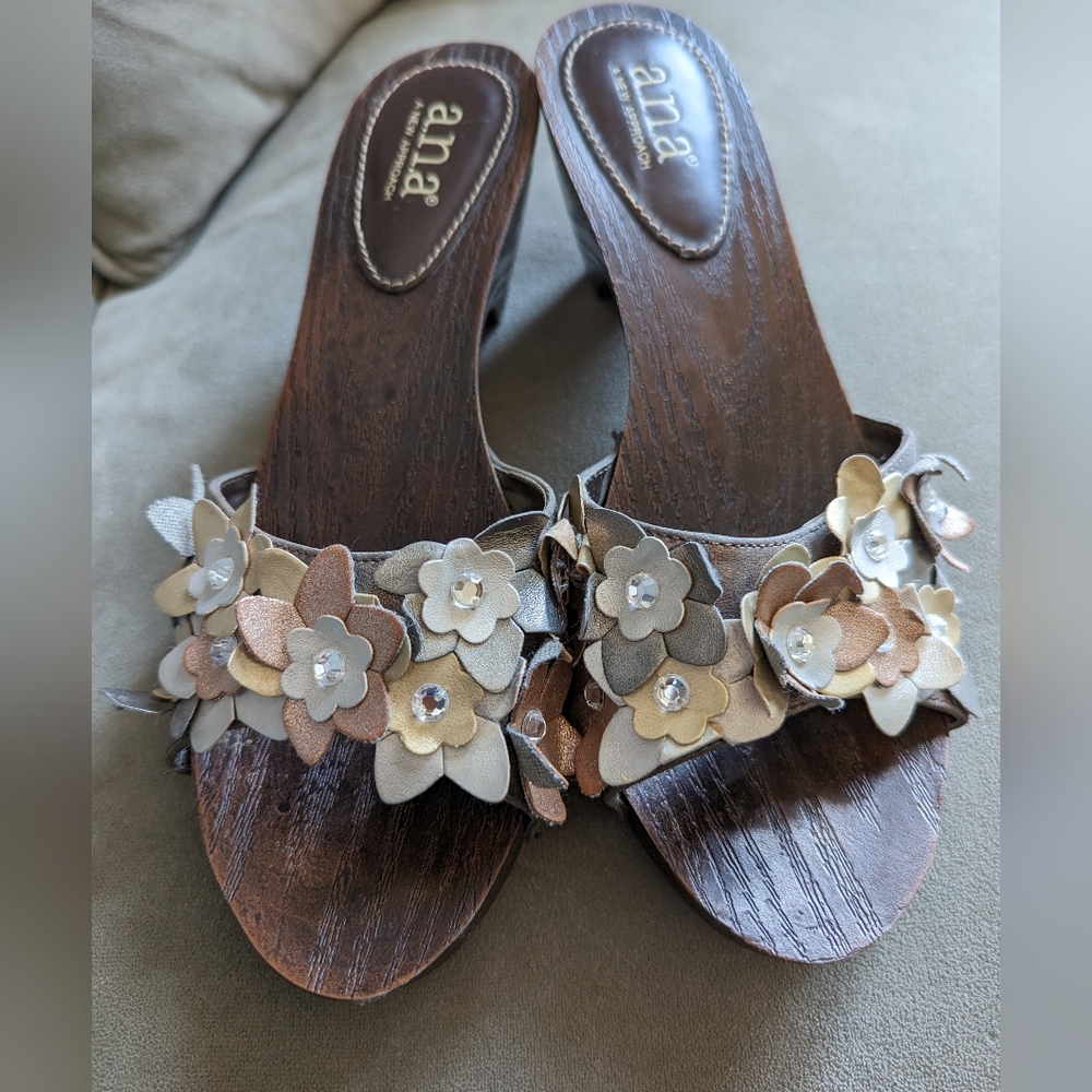 a.n.a heeled flower sandals